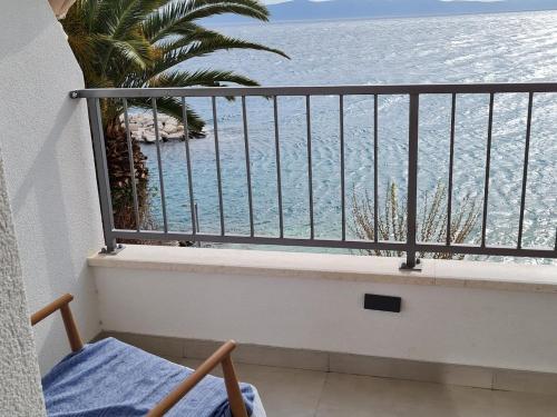 Studio with Balcony and Sea View image 3