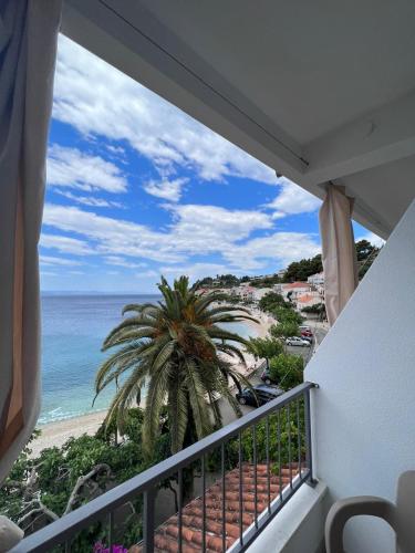Studio with Balcony and Sea View image 2
