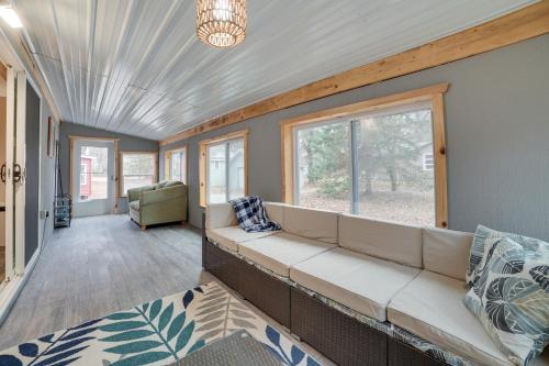 Scenic Evans Hideaway Steps to Lake Huron! in Oscoda, USA