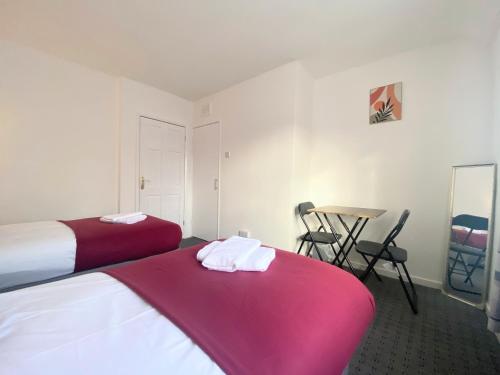 Comfy & Affordable home - Sleeps 7, free off-street parking near City centre, Cadbury World & Cannon Hill Park