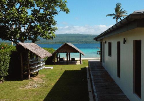 Emotu Bay Lodge