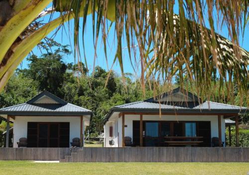 Emotu Bay Lodge