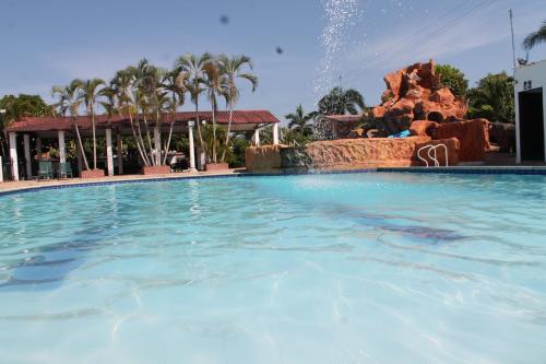 Casa de Lujo con Piscina privada Flandes Tolima