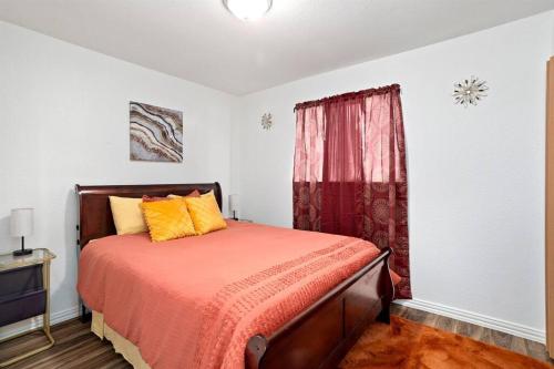 SAT Airport, 4 BdRms, Large Group, Wheelchair in San Antonio, USA
