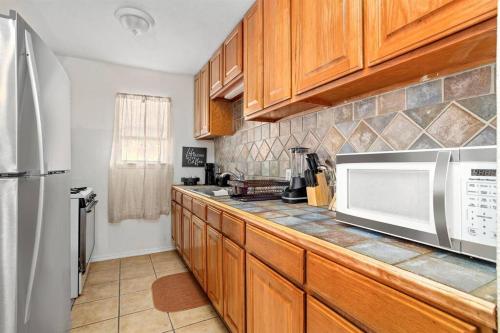 SAT Airport, 4 BdRms, Large Group, Wheelchair in San Antonio, USA