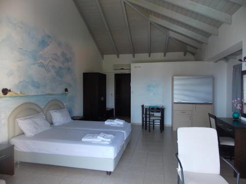 Hotel Theasis - image 5