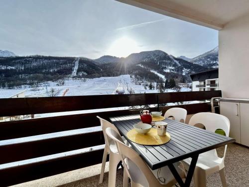 Appartement La Salle-les-Alpes, 1 pièce, 4 personnes - FR-1-330F-231 - Location saisonnière - La Salle-les-Alpes