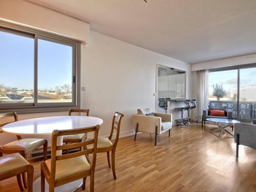 Apartment image 4
