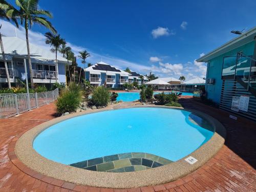 Dolphin Heads - Resort Unit - Absolute Beachfront! - Whitsunday Getaway!