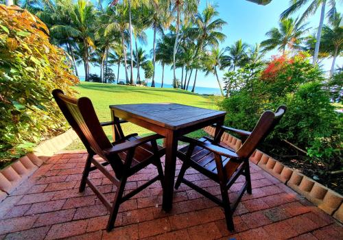 Dolphin Heads - Resort Unit - Absolute Beachfront! - Whitsunday Getaway!