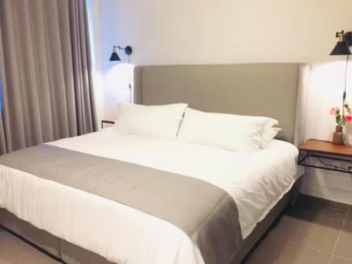1 queen bed