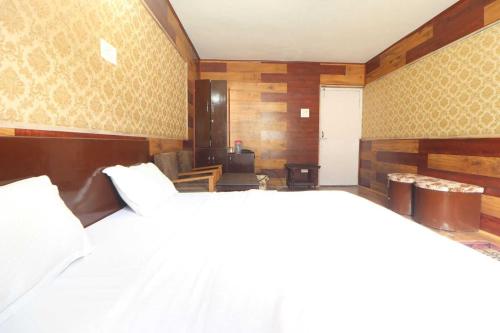 Hotel Gulfam Palace Pahalgam