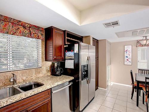 Two-Bedroom Apartment image 5