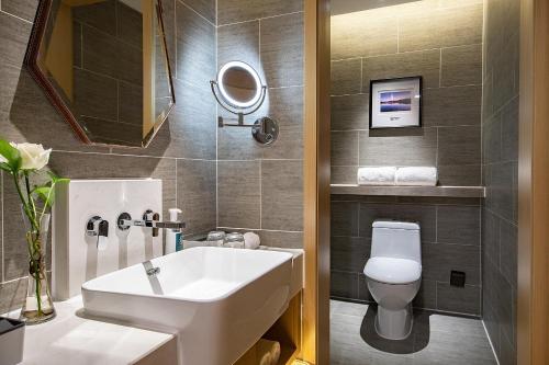 成都春熙路天府广场地铁站亚朵酒店 成都春熙路天府广场地铁站亚朵酒店