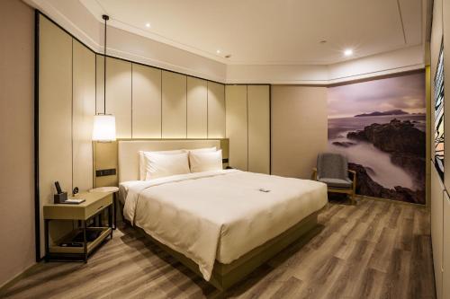 Atour Hotel Bantian Zhongcheng Shenzhen