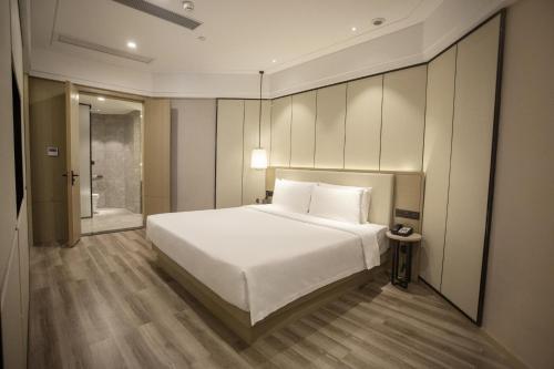 Atour Hotel Bantian Zhongcheng Shenzhen