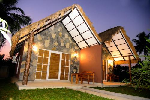 Coco Village Hotel Chilaw in Chilaw