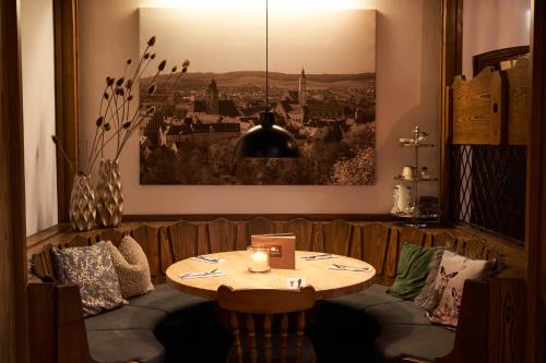 餐廳, Hotel Zu den Drei Kronen in 多瑙沃特