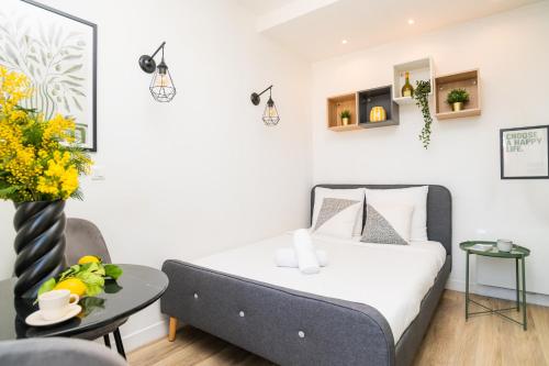 Bed, The Premium Stay - Duke Housing in Vitry-sur-Seine