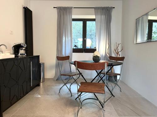 Közös társalgó / TV, The Iconic Lodge in Vergonese