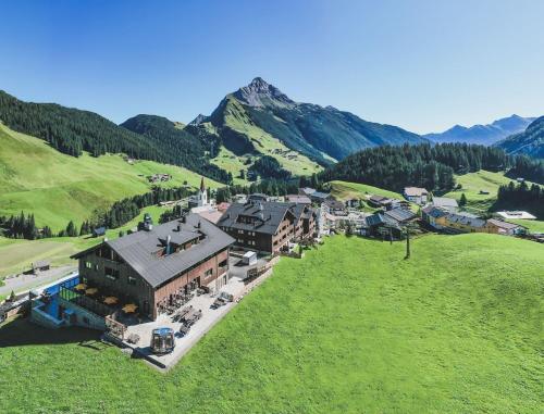 AlpenParks Hotel & Apartment Arlberg Warth mit Pool Warth