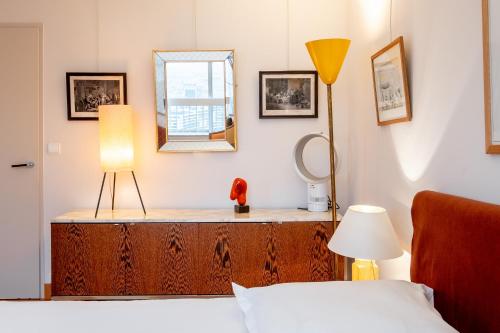 Veeve - Eiffel Skies - image 2