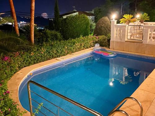 Exklusive Villa in Paguera für bis zu 8 Personen, mit Meerblick und Pool