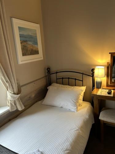 Admiral MacBride Bed & Breakfast – Plymouth