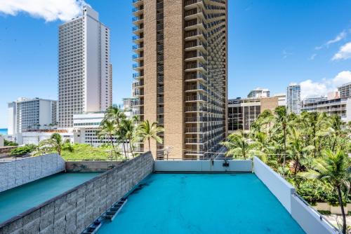 7th Floor Garden View Condo In Walking Distance to Waikiki Beach condo