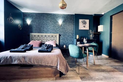 Love Room L' Orientale / Jacuzzi / Sauna in Chateau-Landon