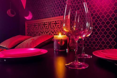 Love Room L' Orientale / Jacuzzi / Sauna in Chateau-Landon