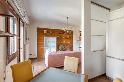 Mestre Cozy Apartment with Parking!