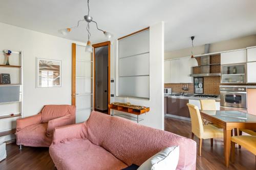 Mestre Cozy Apartment with Parking!