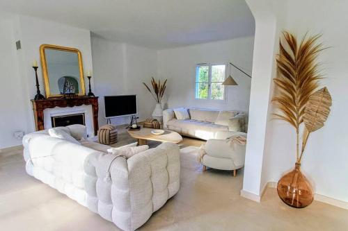 Magnifique bastide provençale avec grande piscine (Magnifique bastide provencale avec grande piscine) in Saint Raphaël