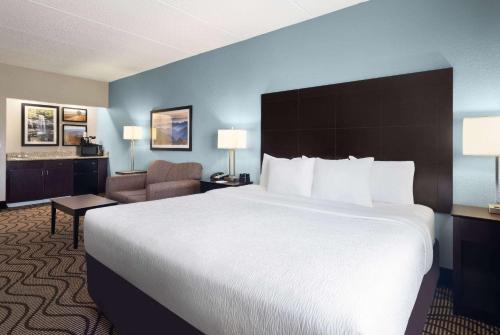 La Quinta by Wyndham Knoxville Airport - image 13