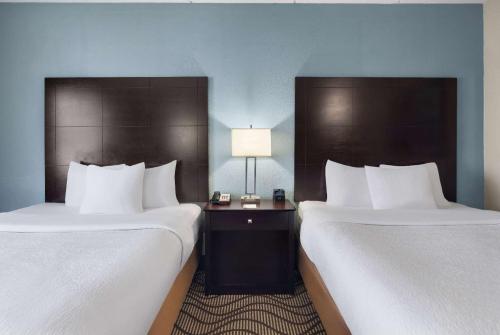 La Quinta by Wyndham Knoxville Airport - image 11