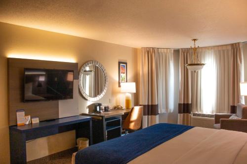 Comfort Inn & Suites Geneva- West Chicago