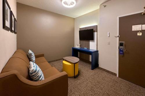 Comfort Inn & Suites Geneva- West Chicago