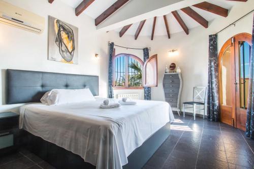 Villa Ebro - Plusholidays - image 13