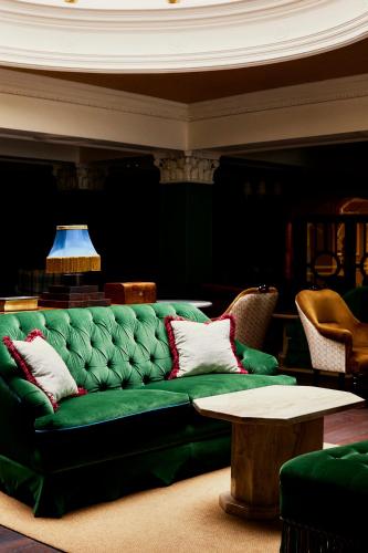 Seadmed, Marine & Lawn Slieve Donard in Newcastle
