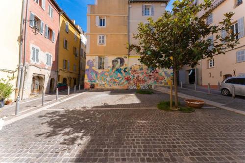 Studio with Sunny Patio in Panier near Old Port, Marseille (fotografie 8)