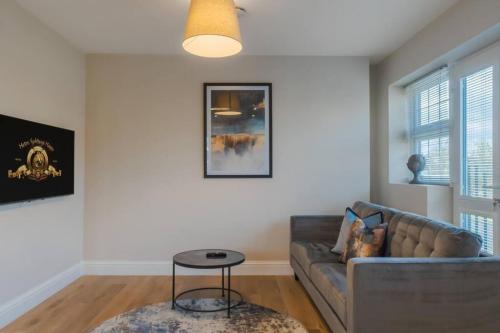 2 Bed Retreat Parking VAT Q - By Tempstay, Windsor (foto 3)