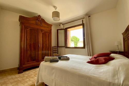 Villa Isabelle- Large bright house with courtyard!