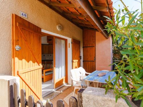 Villa Narbonne-Narbonne Plage-Narbonne Plage, 2 pièces, 4 personnes - FR-1-409-10 - Accommodation - Narbonne-Plage
