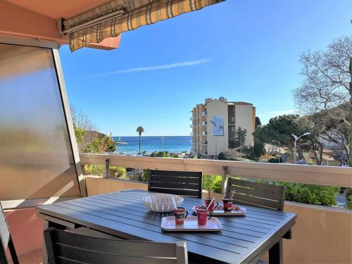 Appartement Le Lavandou, 2 pièces, 5 personnes - FR-1-251-218 - Location saisonnière - Le Lavandou