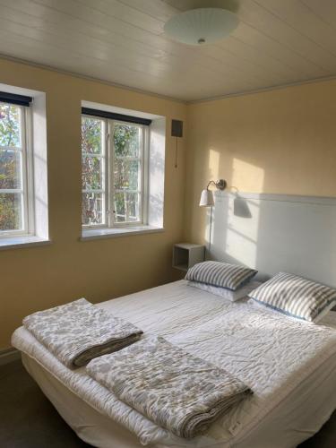 Eternellgården, Boende med självhushåll, nära Stenshuvuds Nationalpark Room Type - Three-Bedroom House