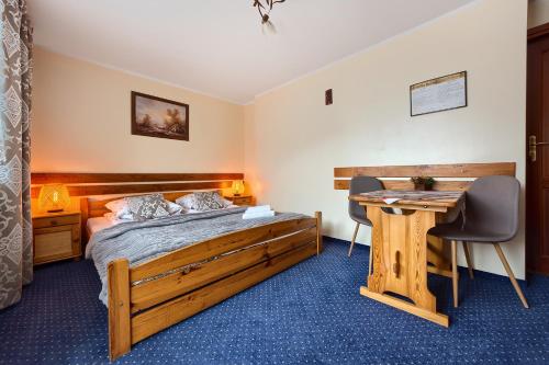 Double Room image 3