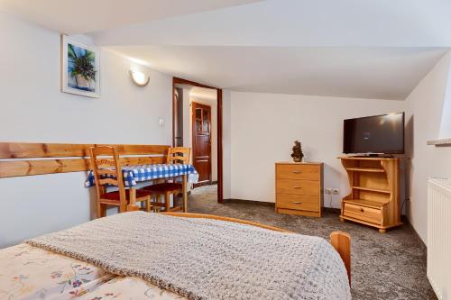Apartment (4 Adults) image 3