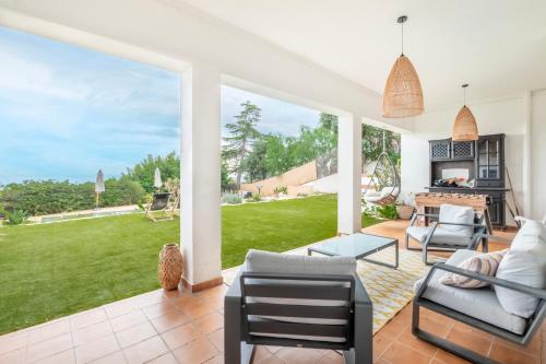Villa Nova Vida Barcelona in Teià