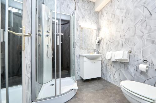 Hotel Derby near Autoworld Múzeum